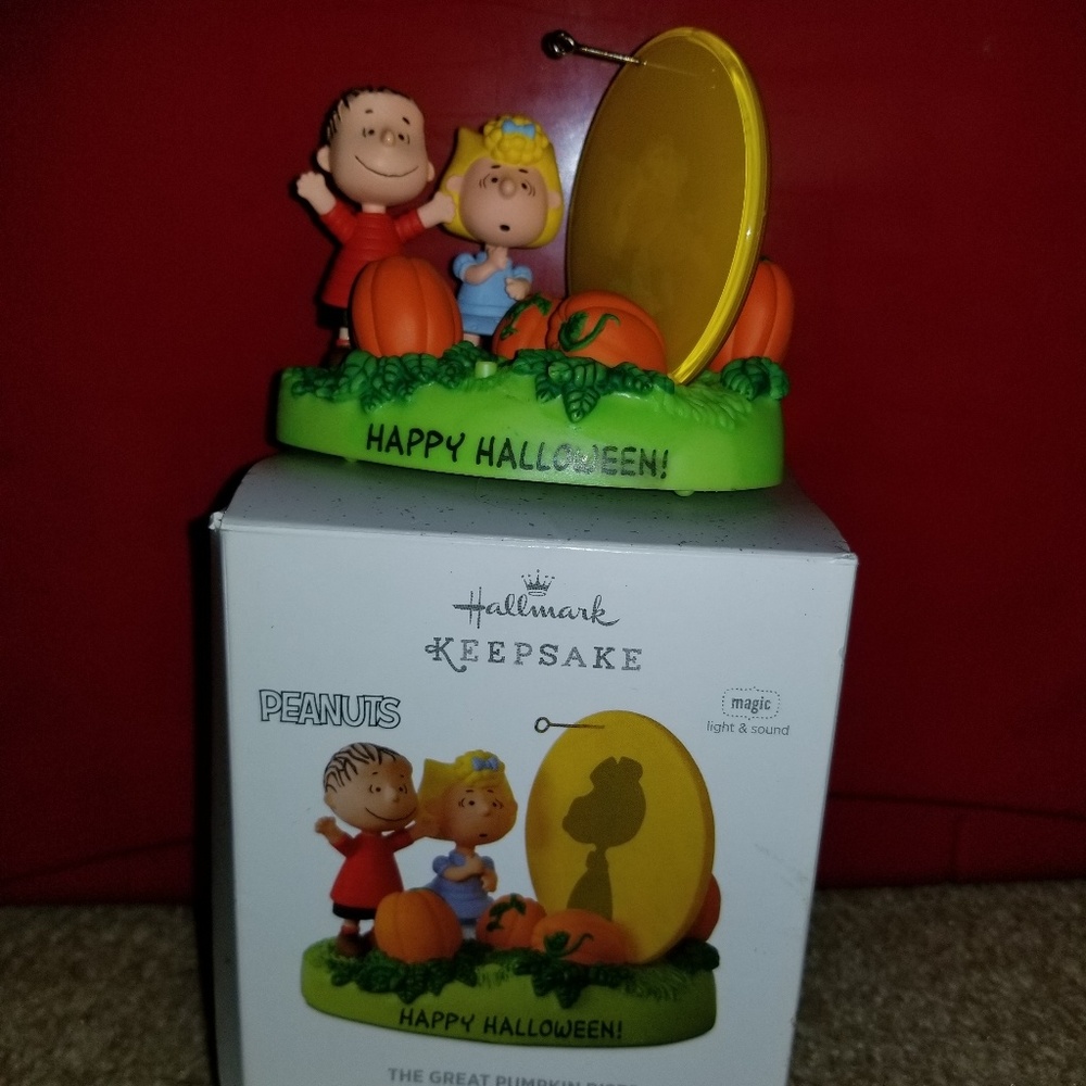 Hallmark 2017 the great pumpkin rises Ornament